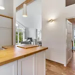 Rosenuferhaus *