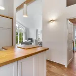Rosenuferhaus *